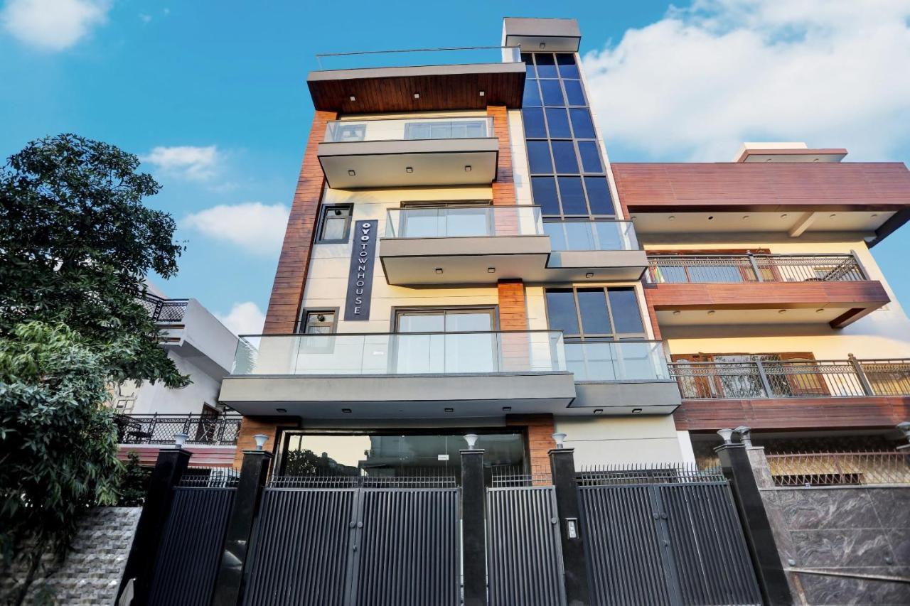 מלון נוידה Townhouse Xanthe מראה חיצוני תמונה