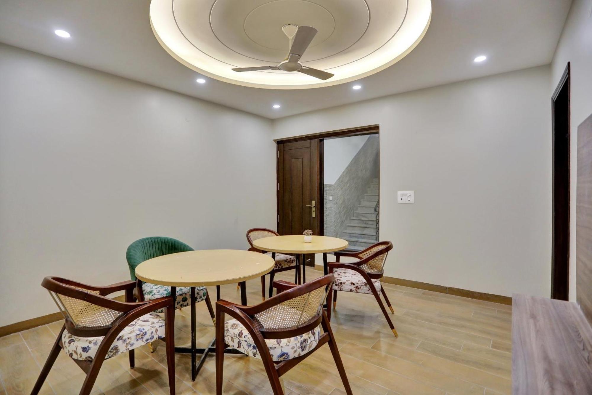 מלון נוידה Townhouse Xanthe מראה חיצוני תמונה