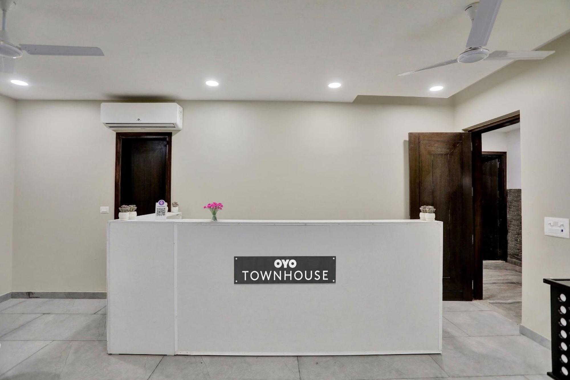 מלון נוידה Townhouse Xanthe מראה חיצוני תמונה